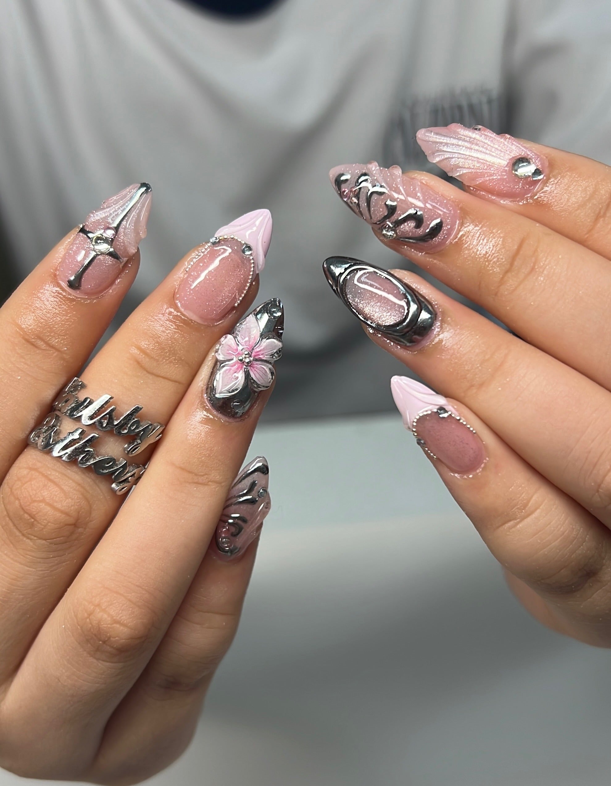 15 Chic Pink And Gray Nail Ideas