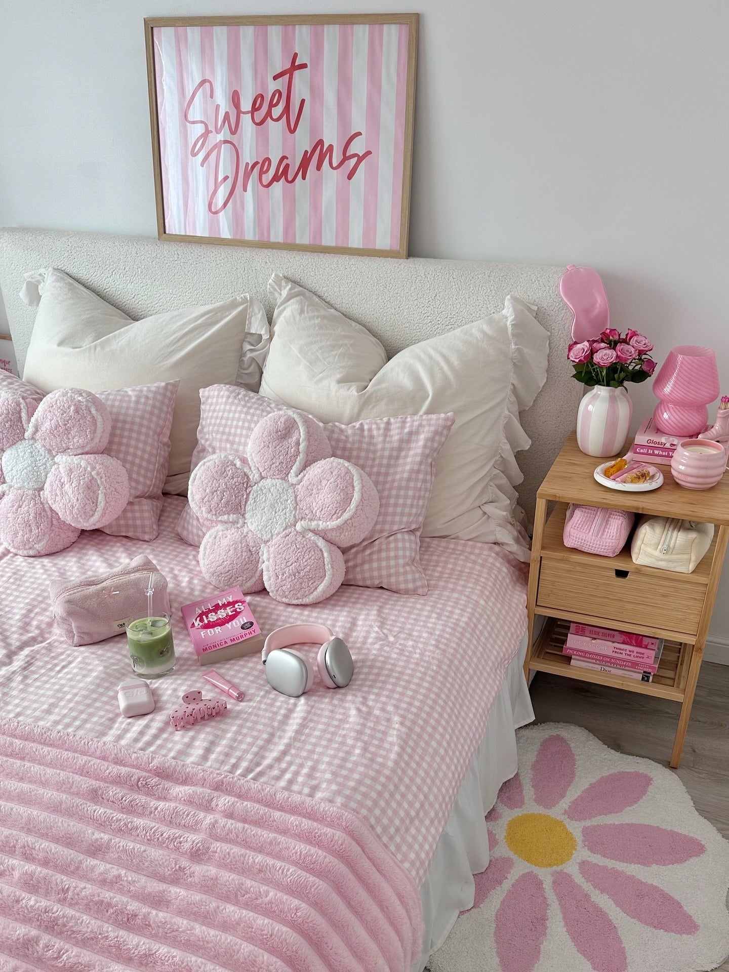 15 Aesthetic Girls Bedroom Ideas You’ll Love