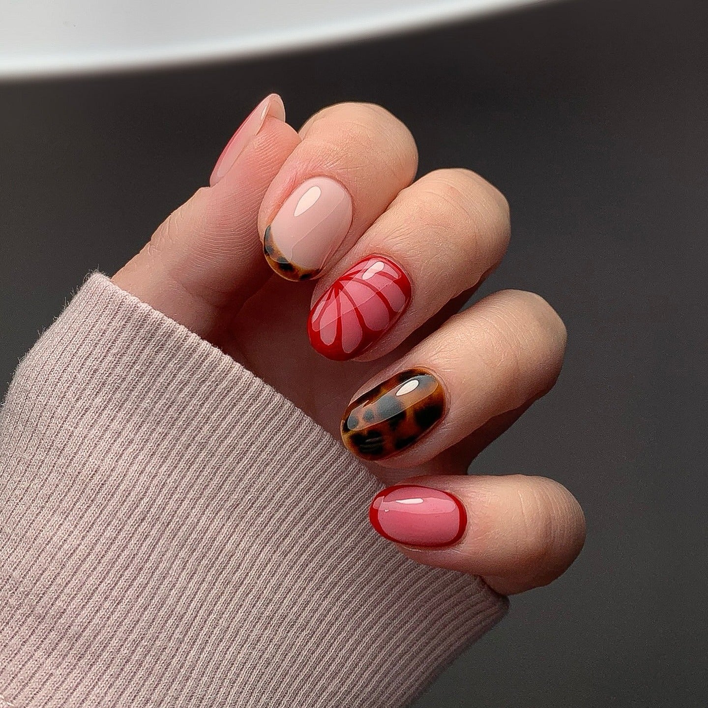 15 Gorgeous Round Nail Designs You Must Try 💖