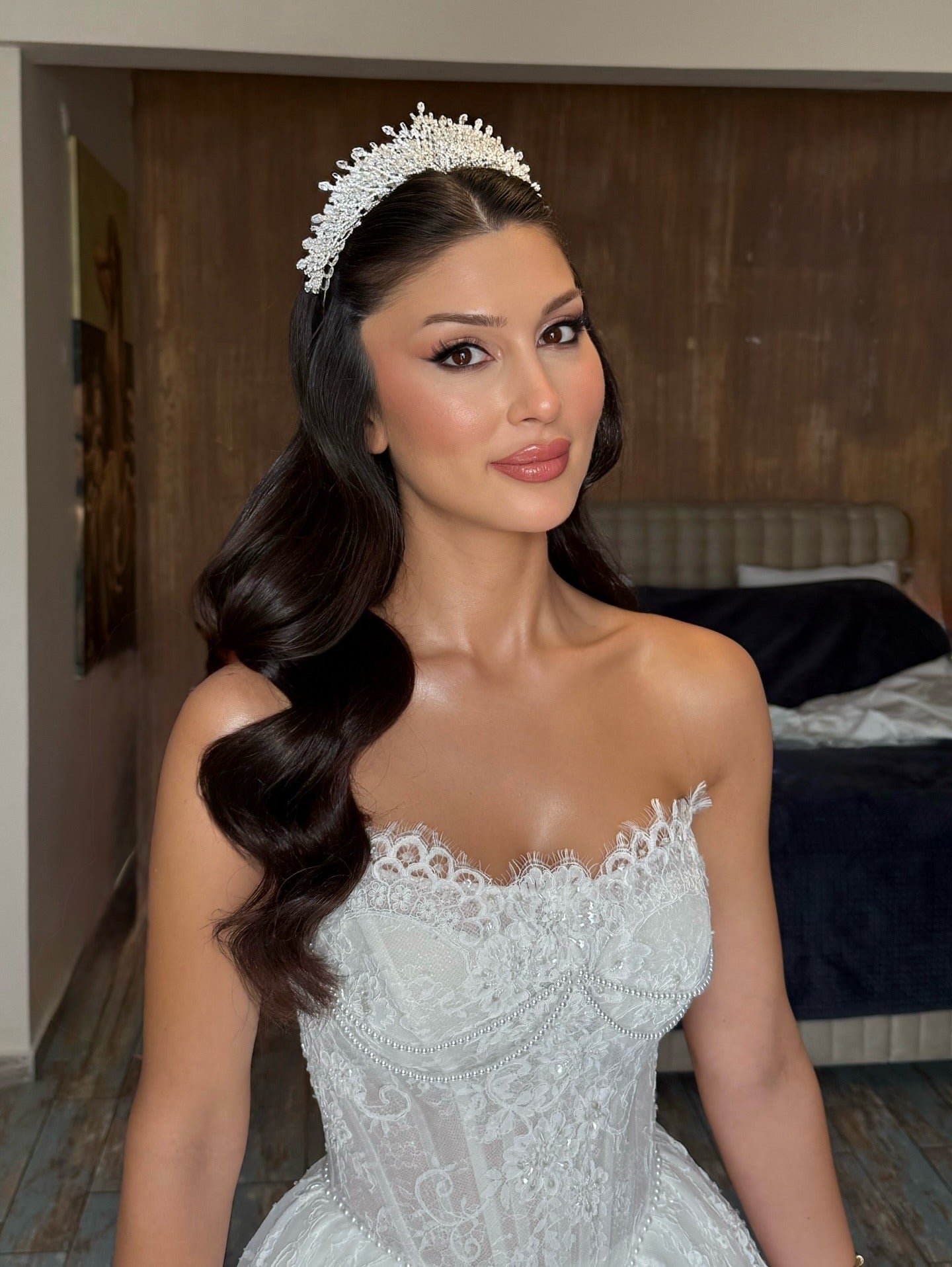 13 Bride Hairstyles That Exude Classic Charm