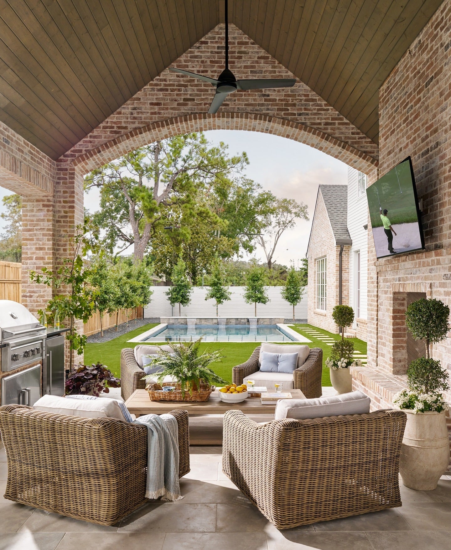 15 Beautiful Backyard Kitchen Ideas