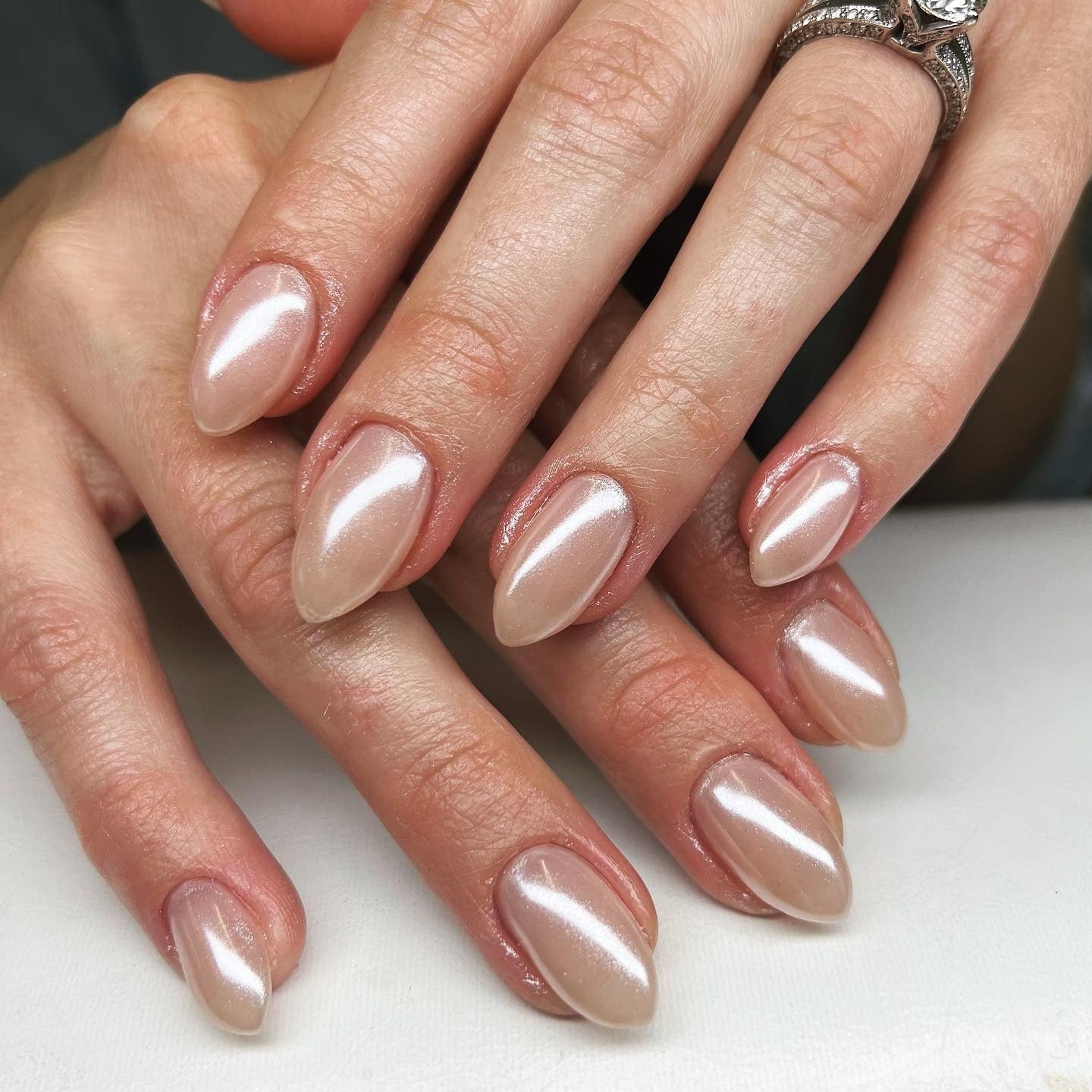 15 Elegant Champagne Color Nail Ideas