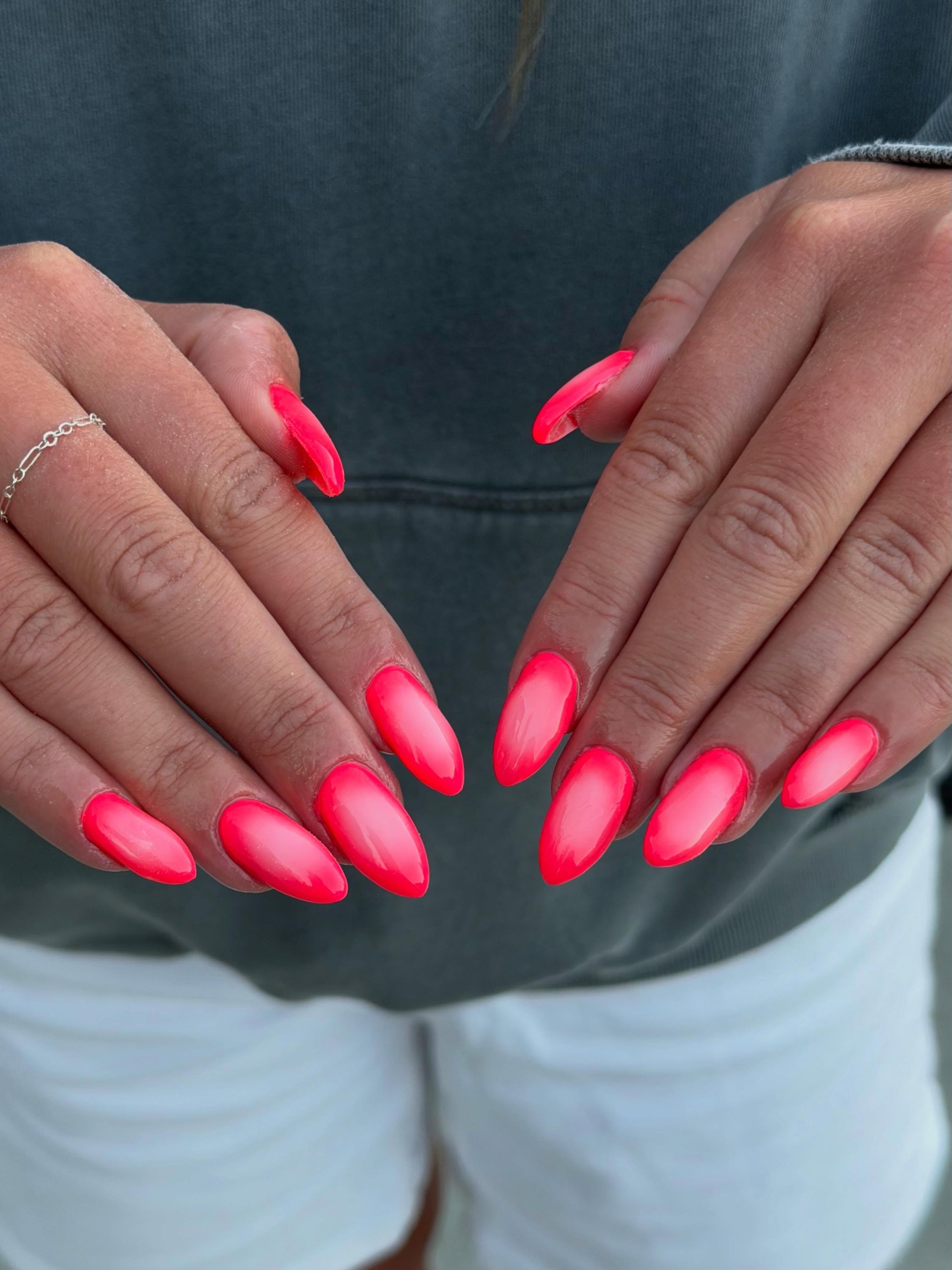 15 Cute Neon Pink Nail Ideas