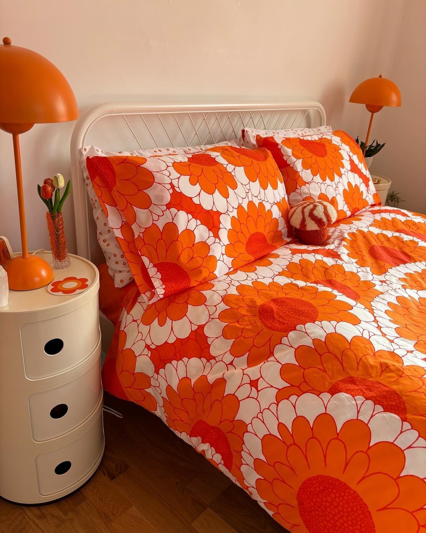 15 Orange Bedroom Ideas You’ll Love Right Now