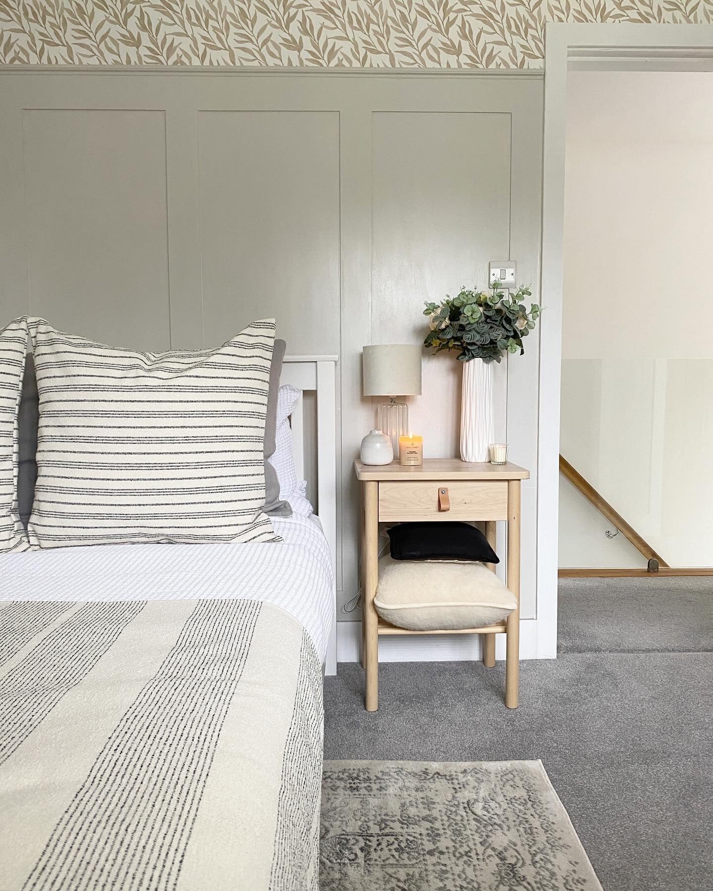 15 Chic Grey Carpet Bedroom Ideas for 2025