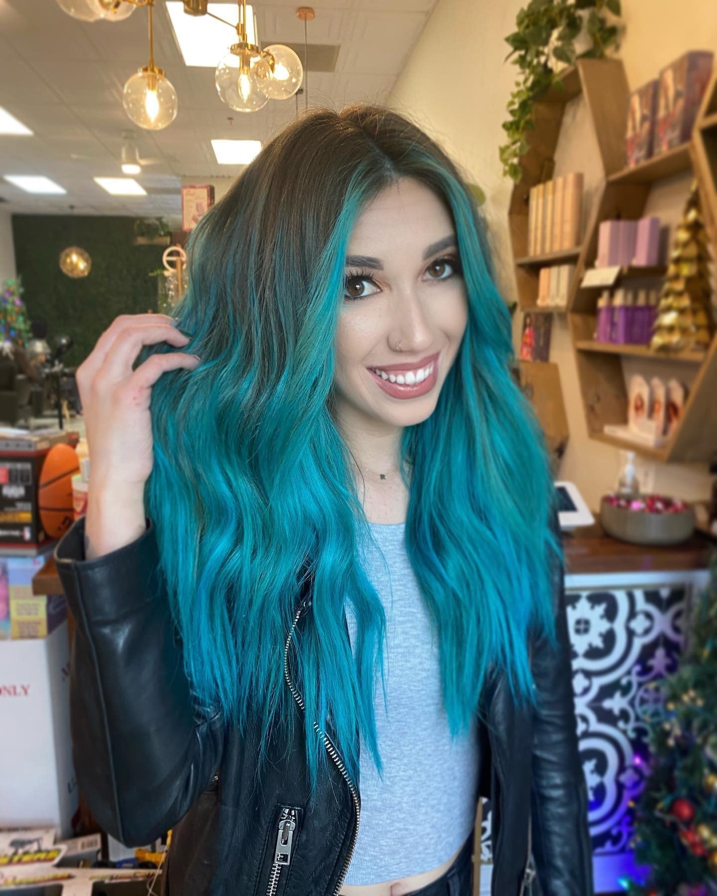 15 Teal Hair Color Styles That Elevate Your Look