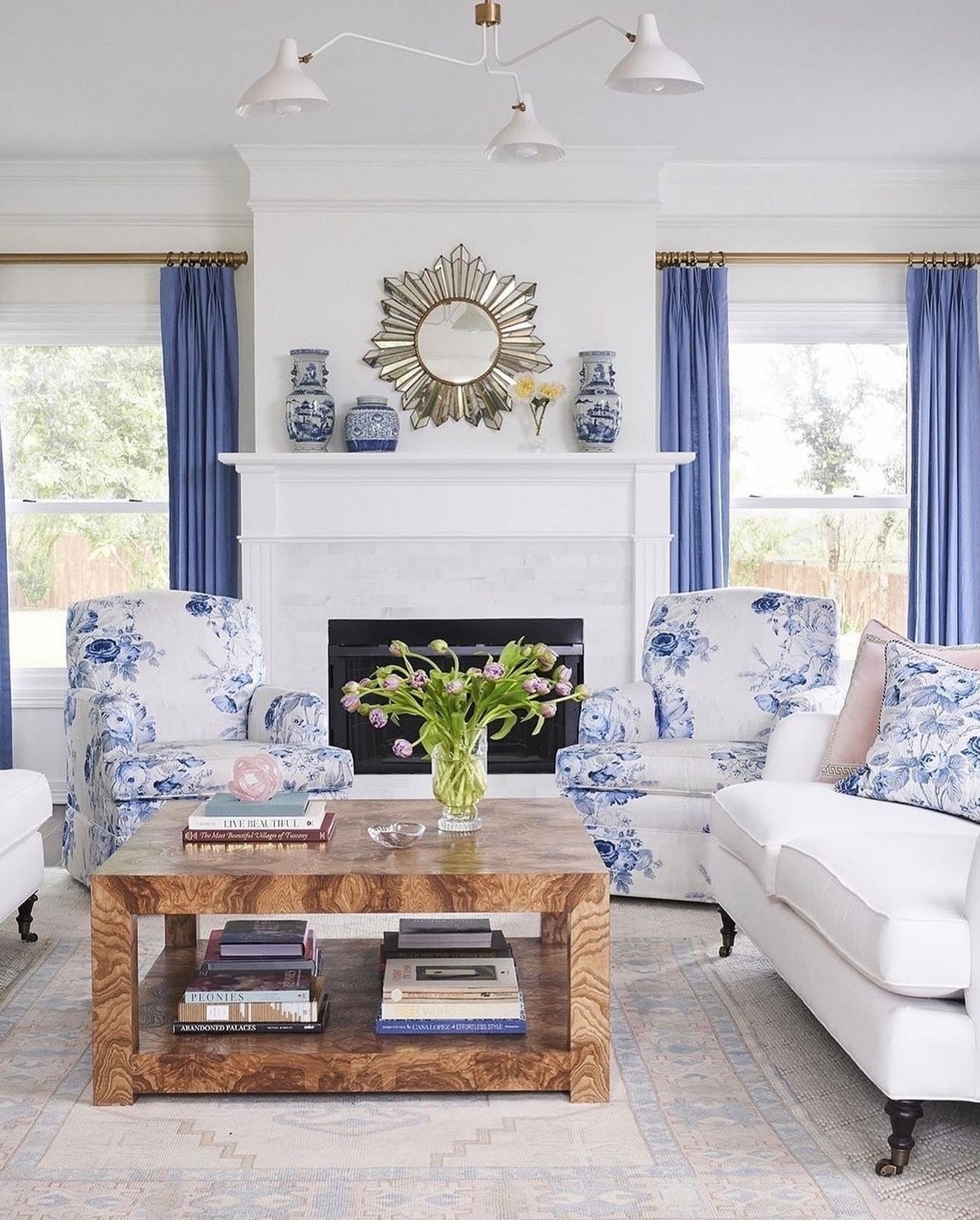 15 Gorgeous Blue And White Living Room Ideas to Copy Now