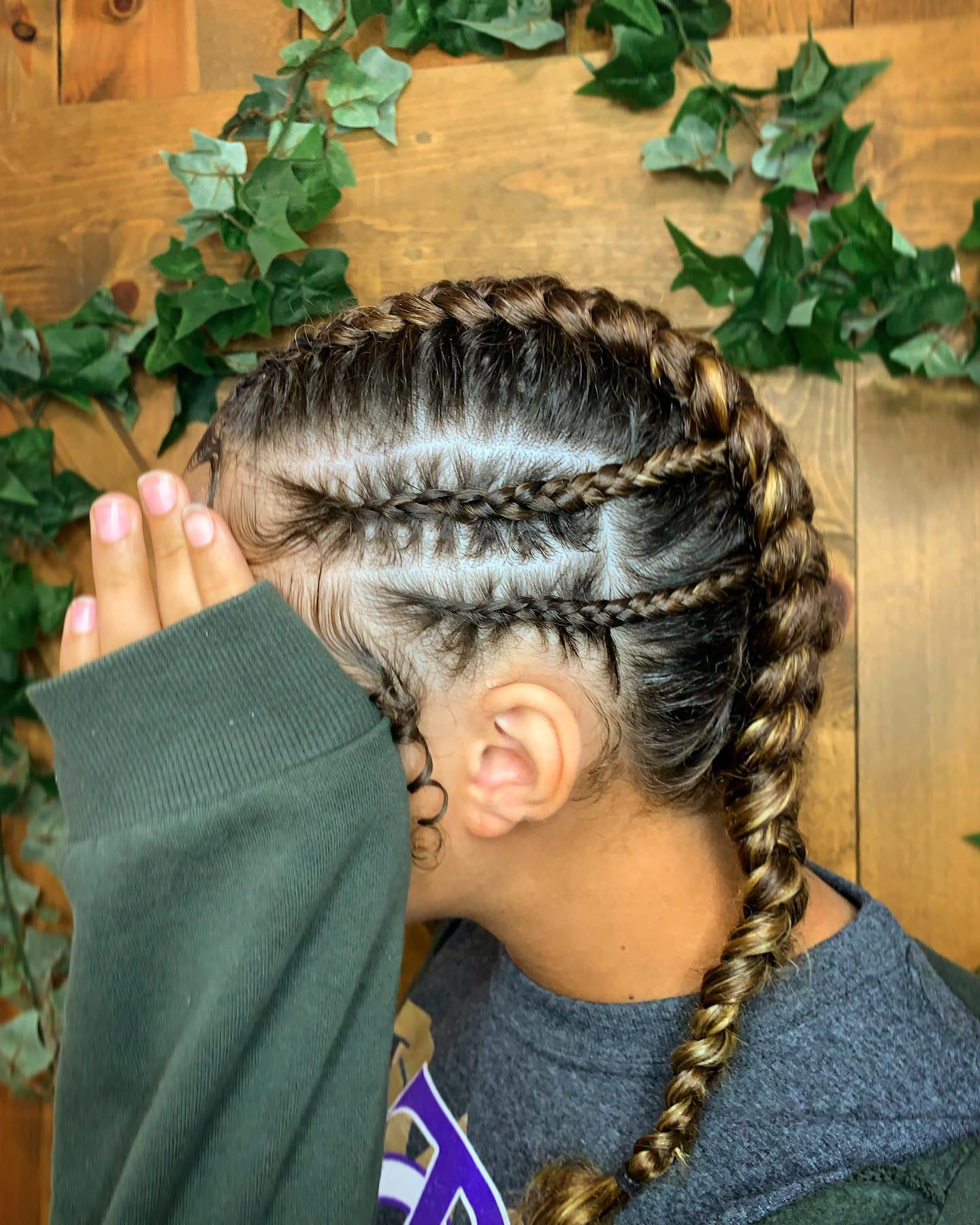 22 Softball Hairstyles That Stay Put All Game