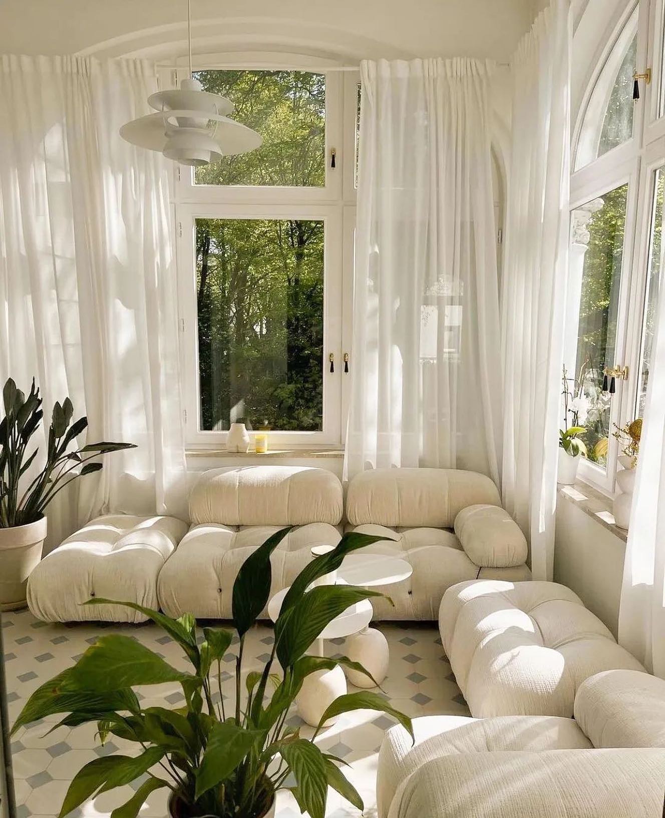 30 Stunning White Couch Living Room Ideas to Inspire
