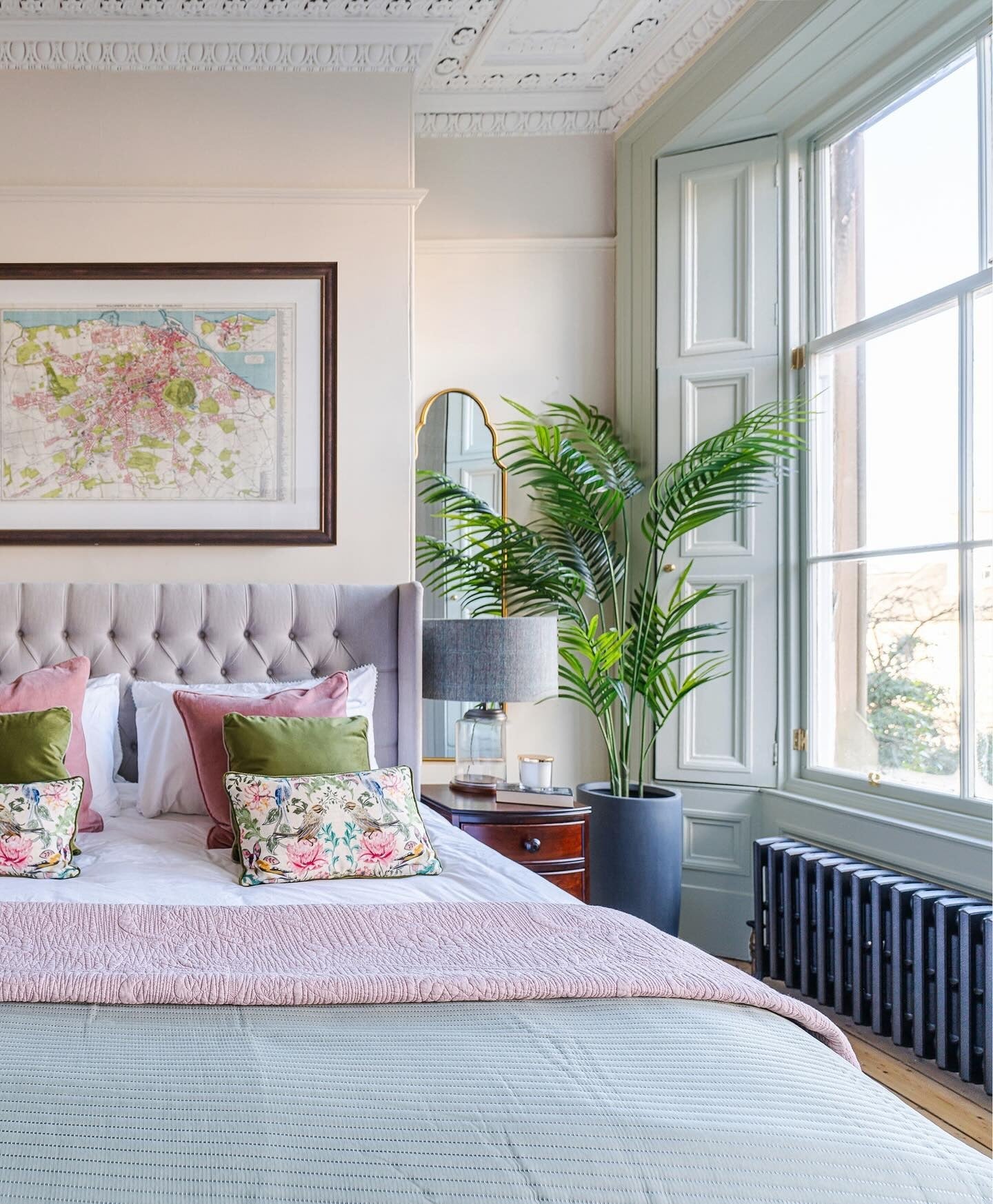 20 Minimalist Bedroom Ideas That Still Feel Warm