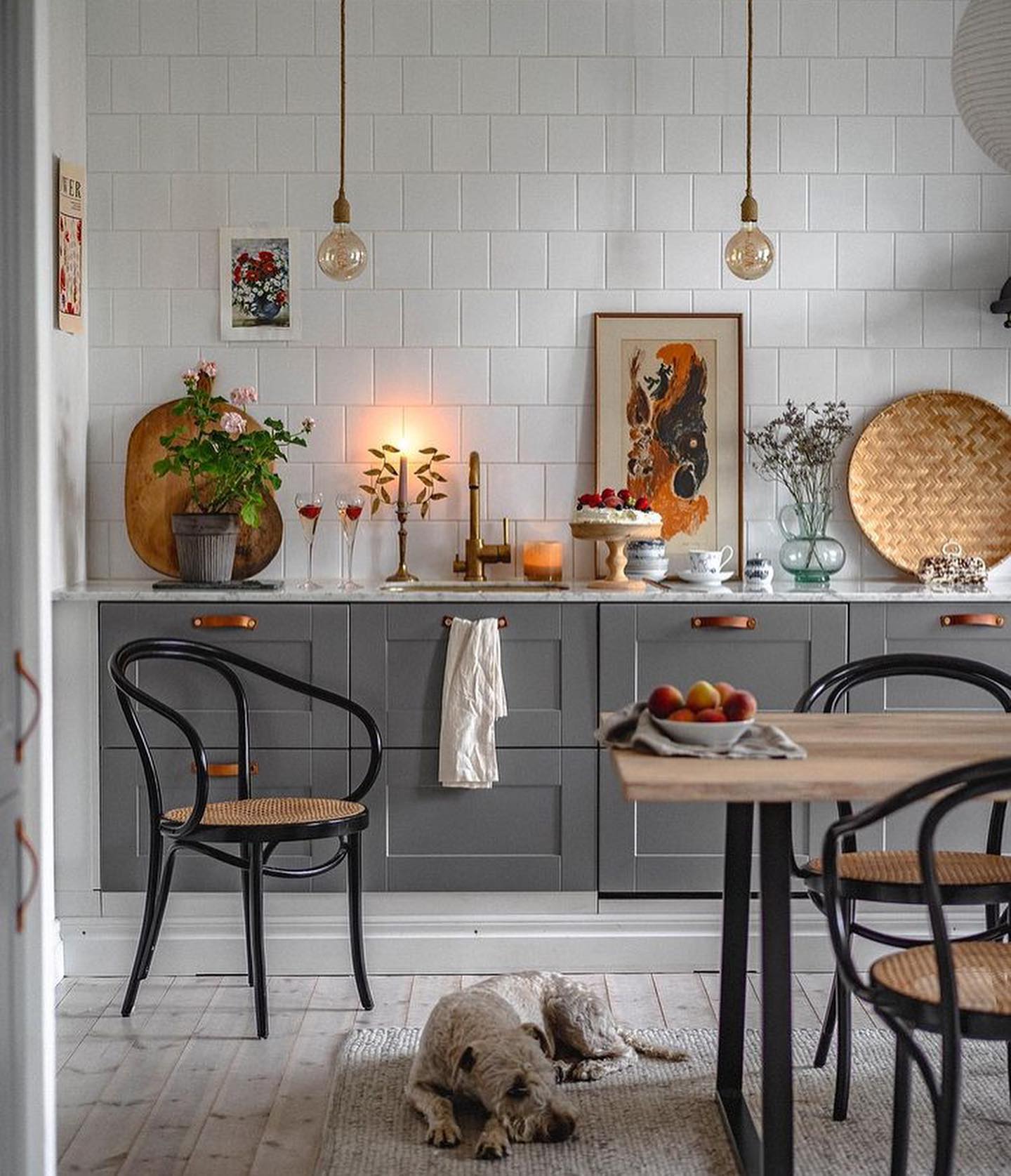 22 Black, White and Gray Kitchen Ideas That Maximize Style