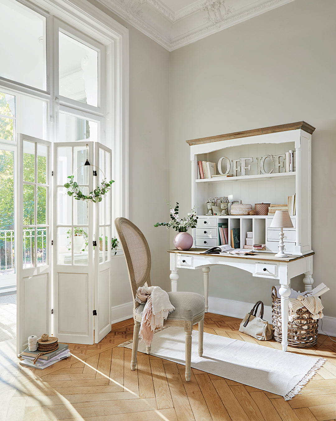 20 White Office Ideas That Maximize Style & Space