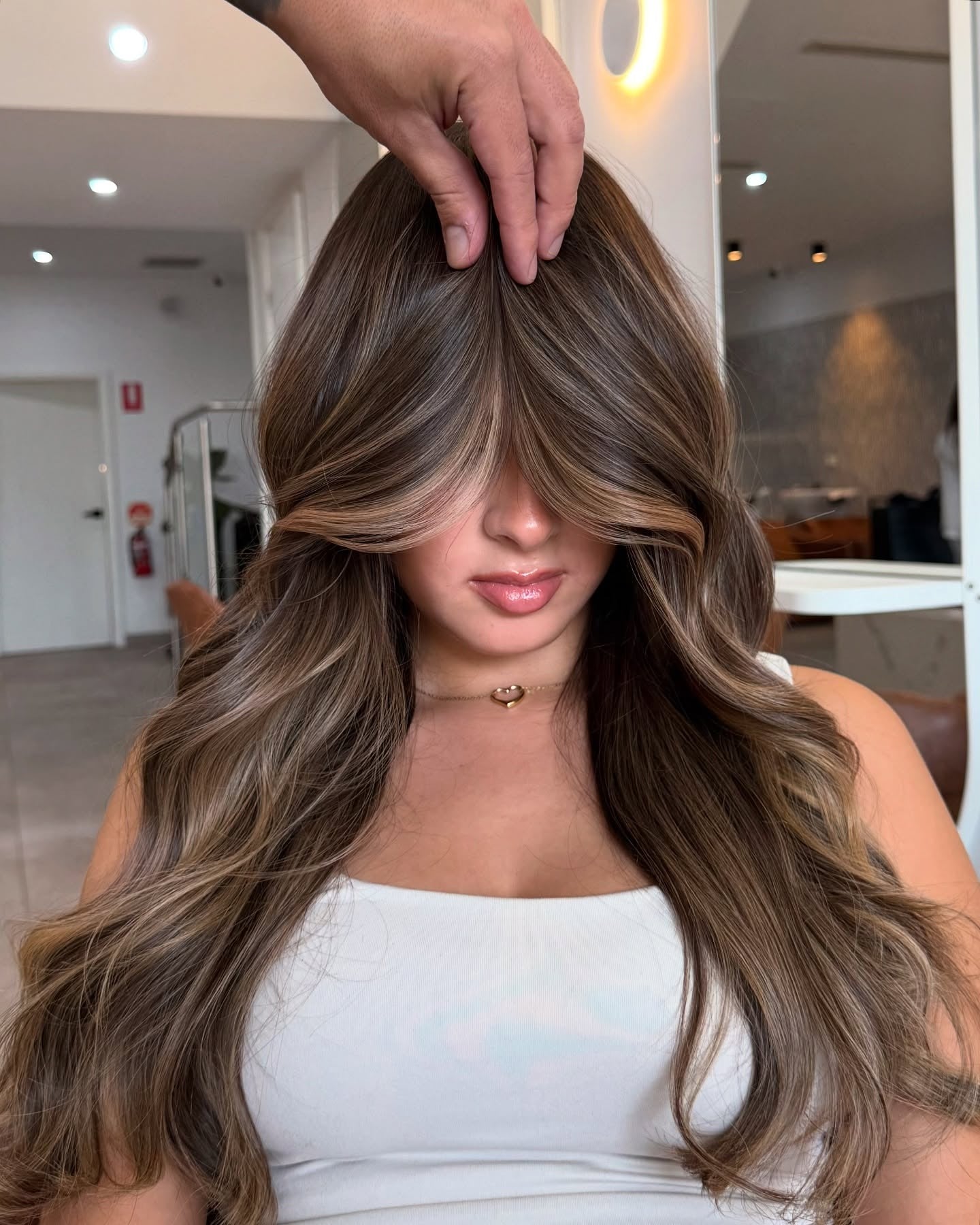 15 Chocolate Brown Hair with Highlights: Perfect Glow-Up Ideas