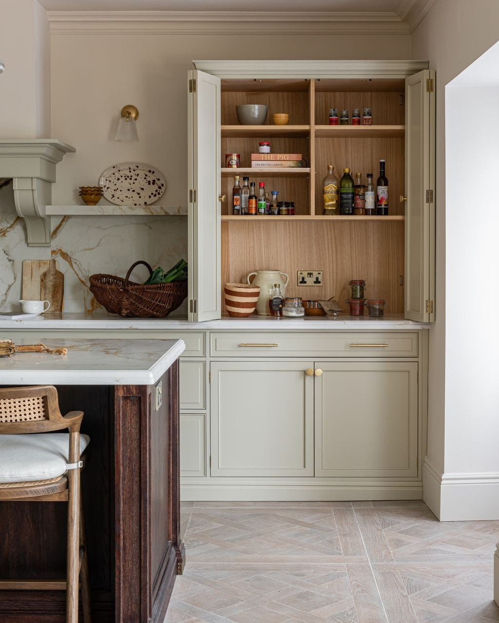 15 Modern Feature Wall Kitchen Ideas