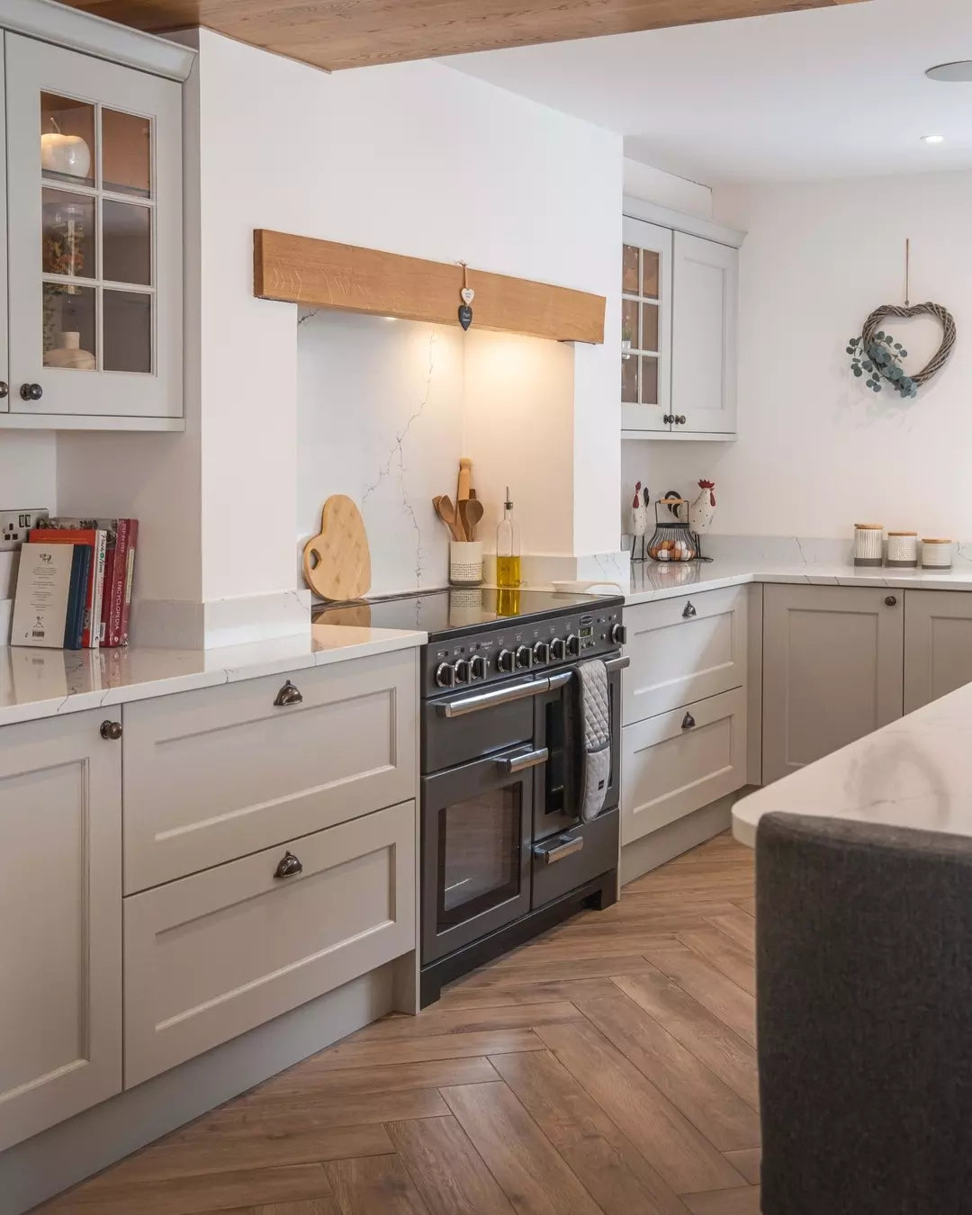 31 Light Grey Kitchen Cabinets Ideas That Feel Fresh & Modern