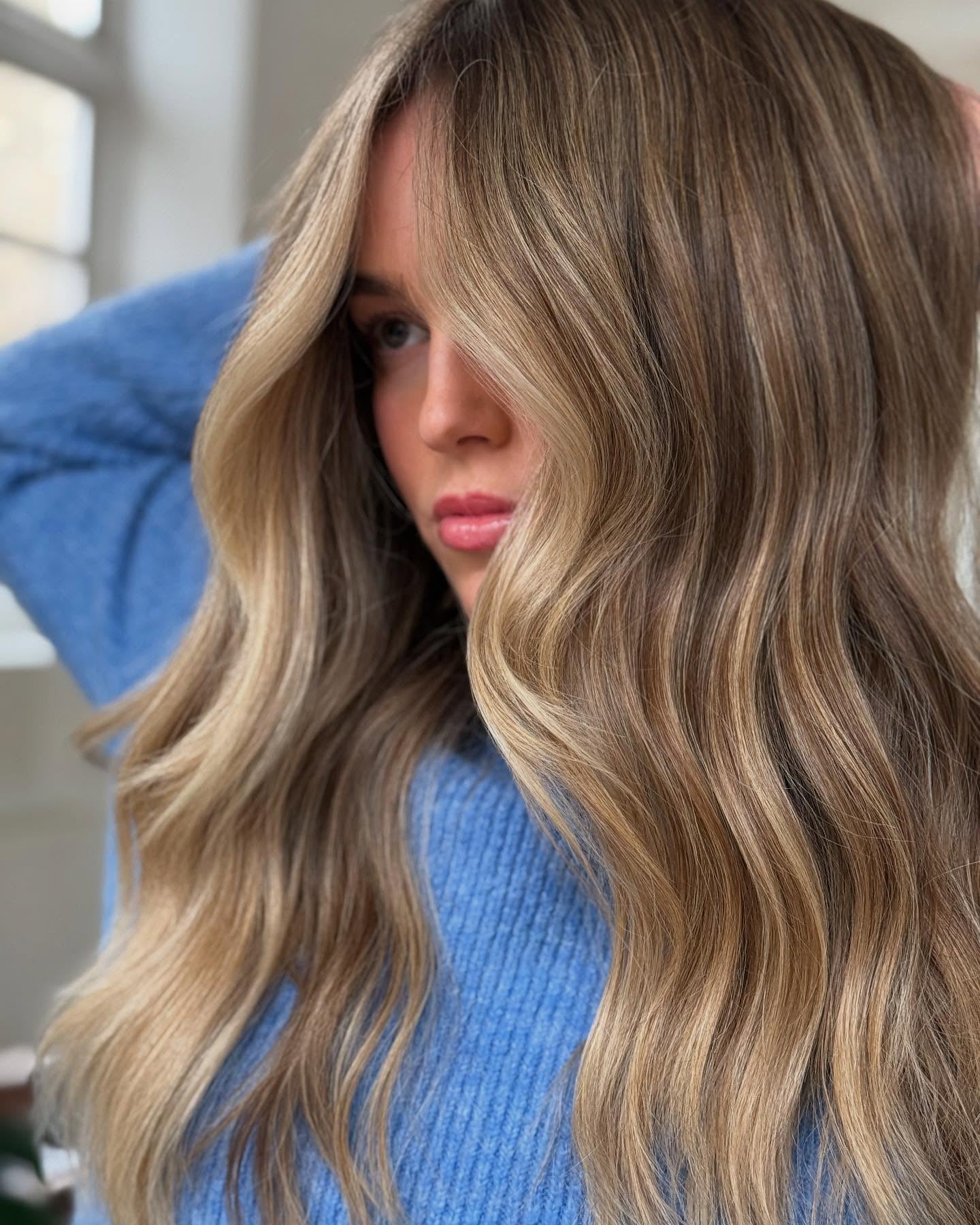 22 Stunning Dark Blonde Hair Color with Highlights Looks