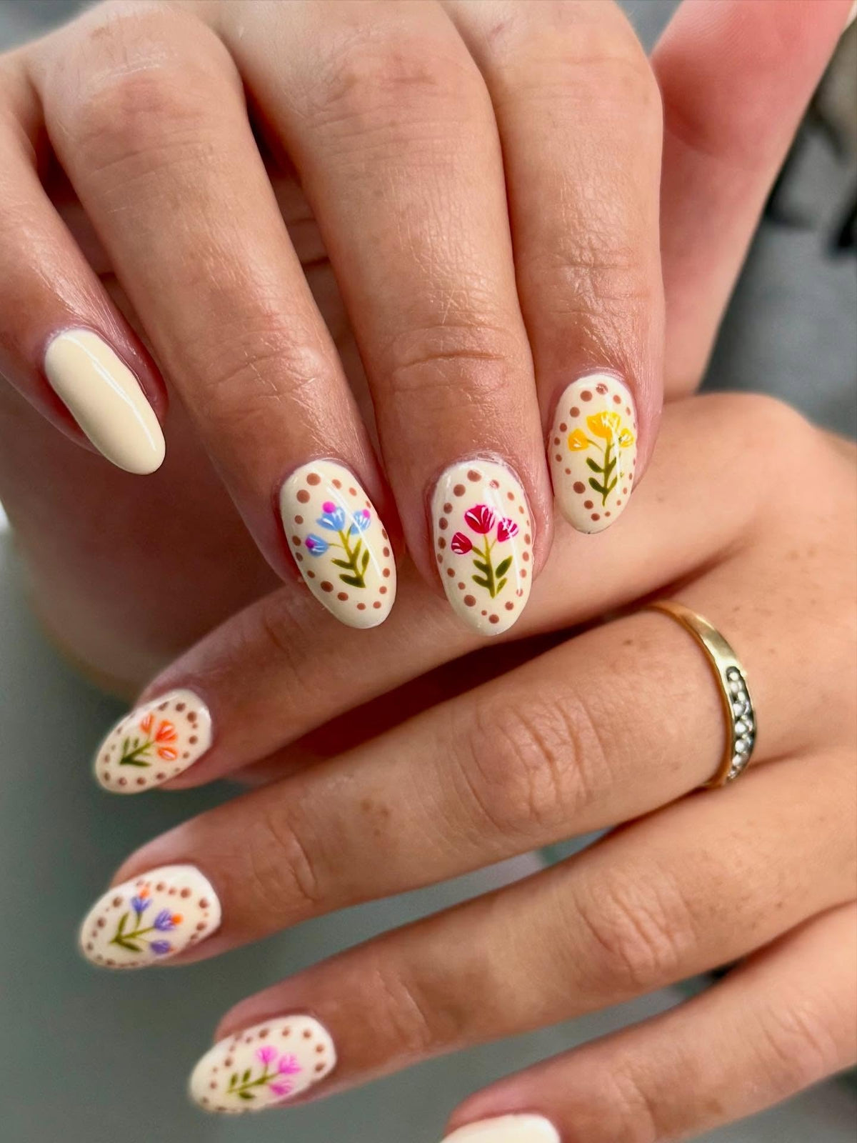 15 Cute Simple Floral Nail Ideas To Try