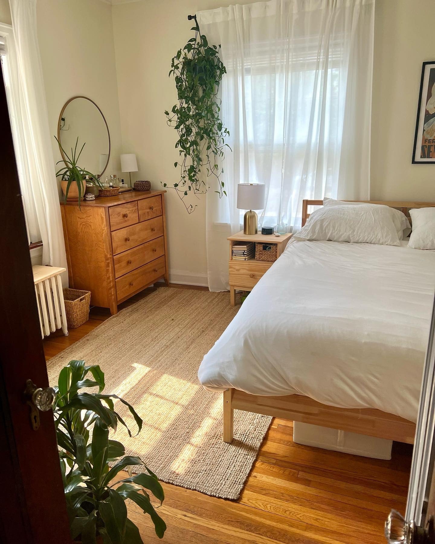 15 Chic Tiny Bedroom Ideas for Small Rooms