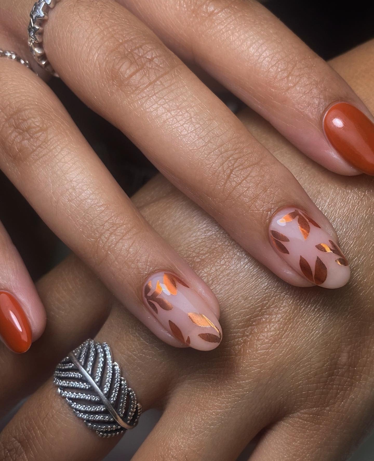15 Elegant Fall Leaf Nail Ideas You’ll Adore