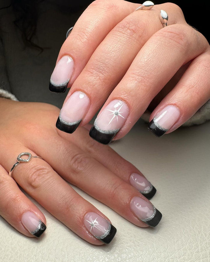 21 Glamorous Black, White and Silver Nail Ideas