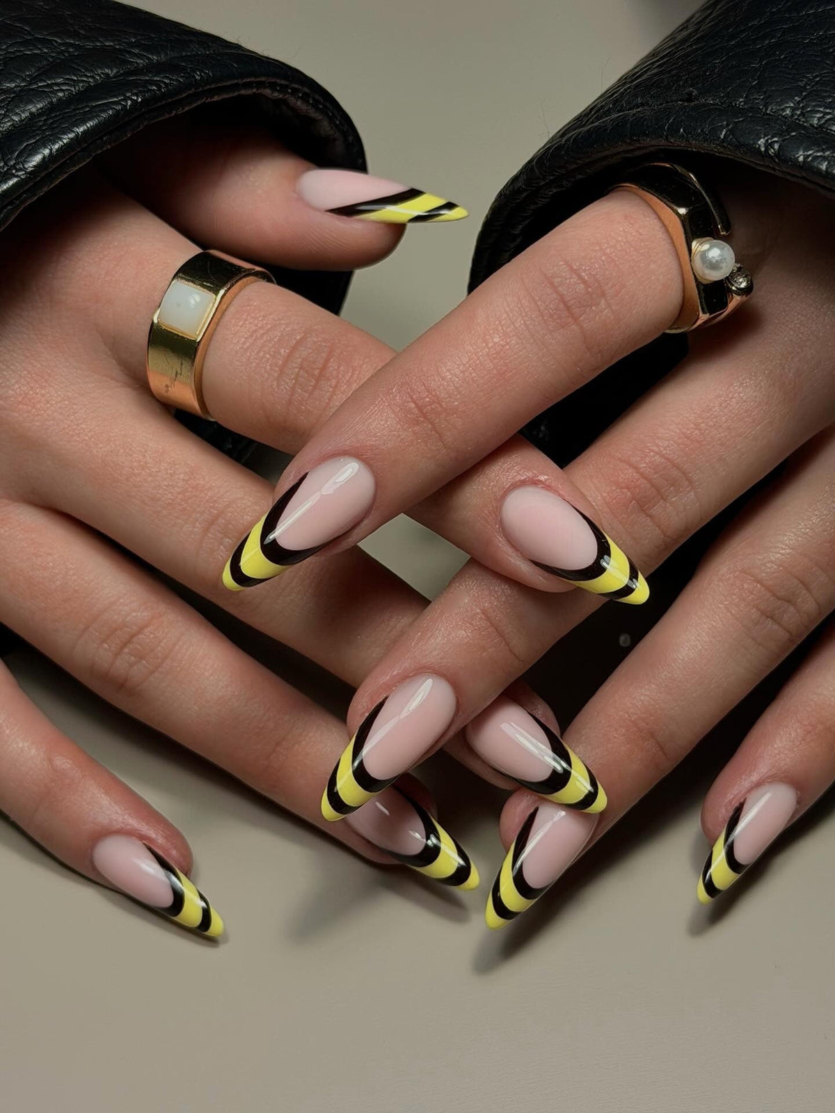 15 Trendy Black And Yellow Nail Ideas