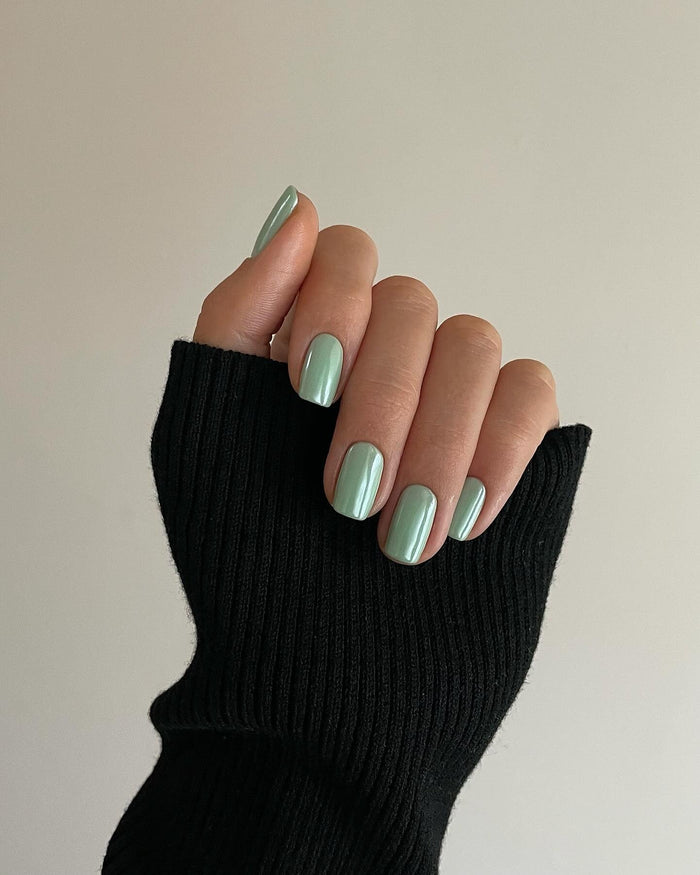 15 Chic Short Winter Nail Ideas You’ll Love