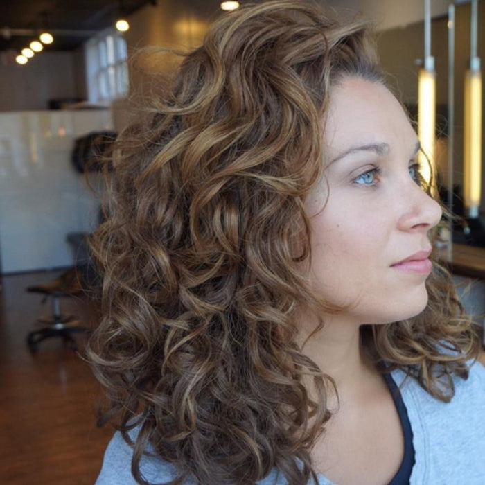 15 Short Wavy Hairstyles Perfect for 2025