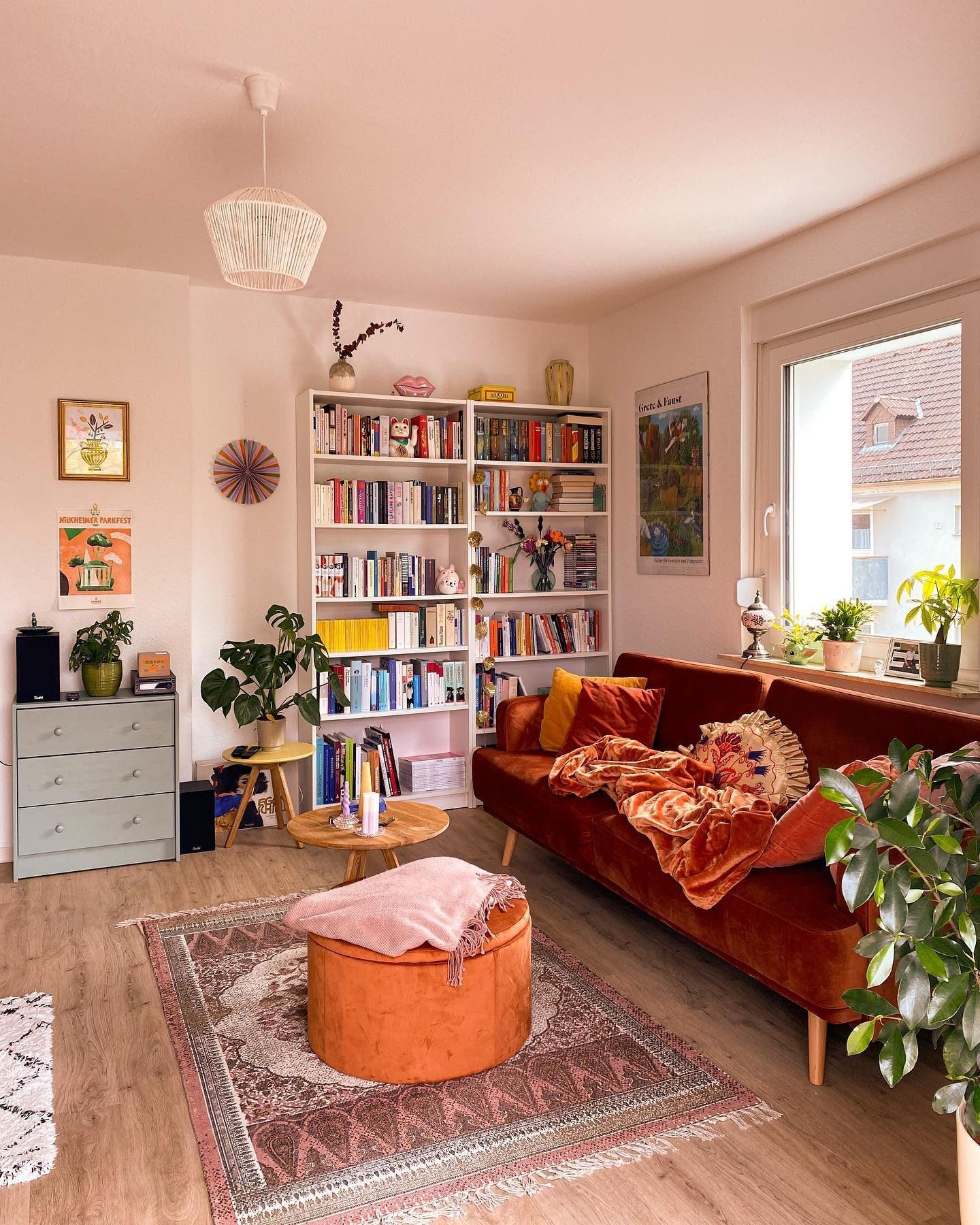 15 Earthy Living Room Ideas That Feel Cozy & Chic