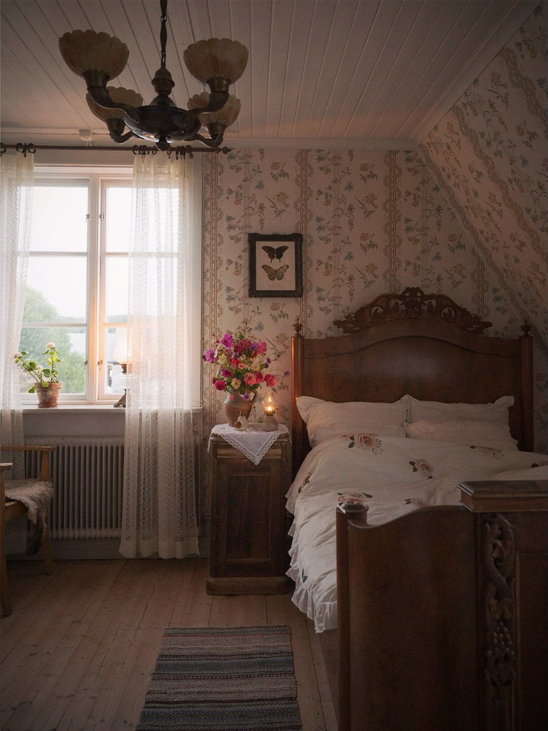 15 Dreamy Romantic Vintage Bedroom Ideas