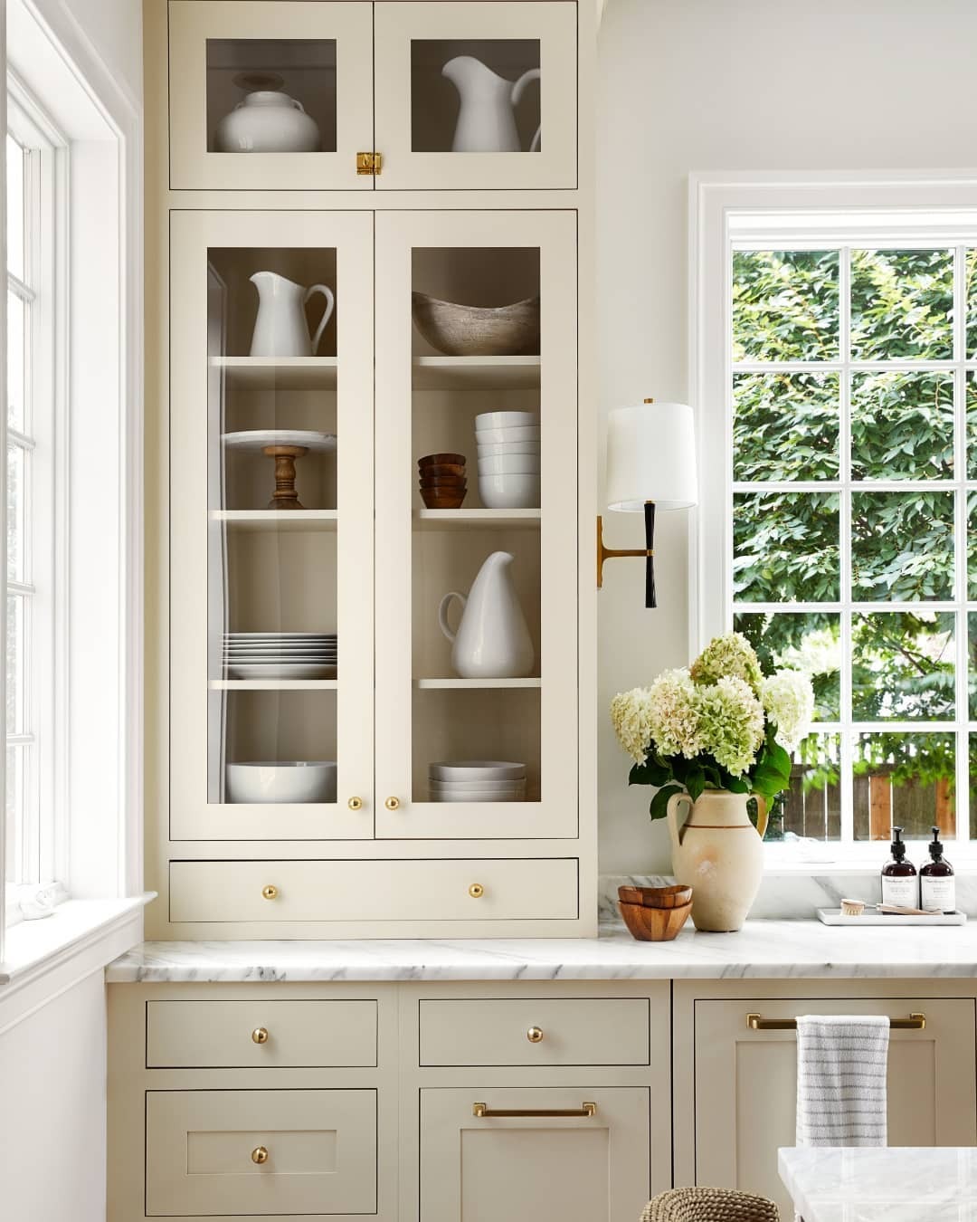 15 Smart Corner Kitchen Cabinet Ideas