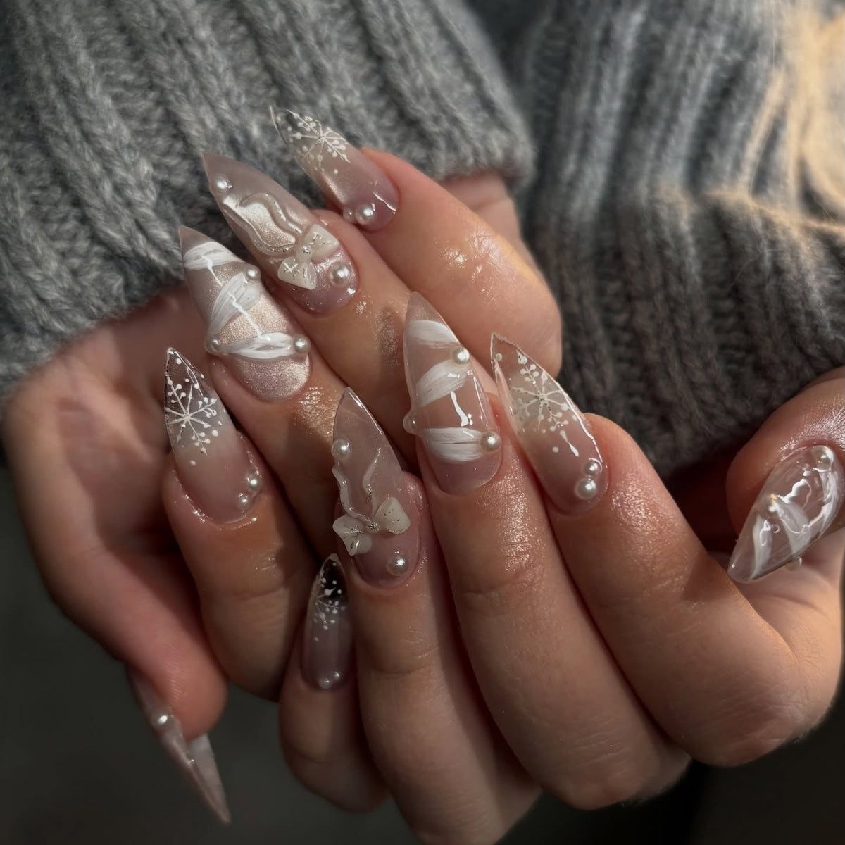 15 Cute Winter Nail Ideas That Are Effortlessly Chic