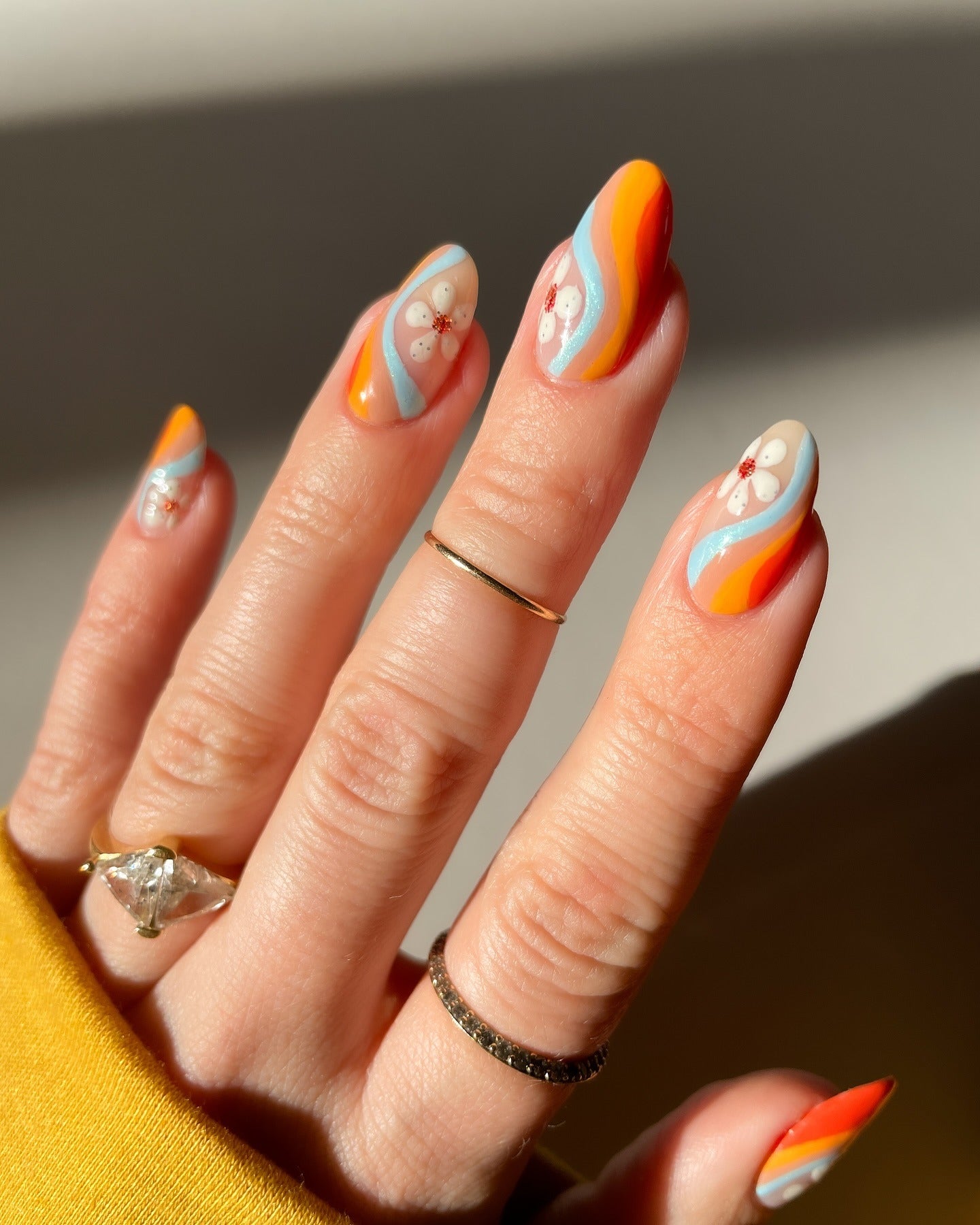 15 Retro Nail Ideas That Are Pure Groovy Chic