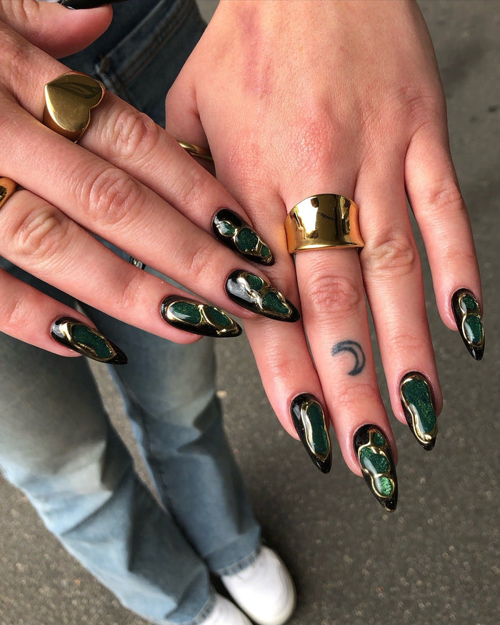 15 Chic Black And Green Nail Ideas