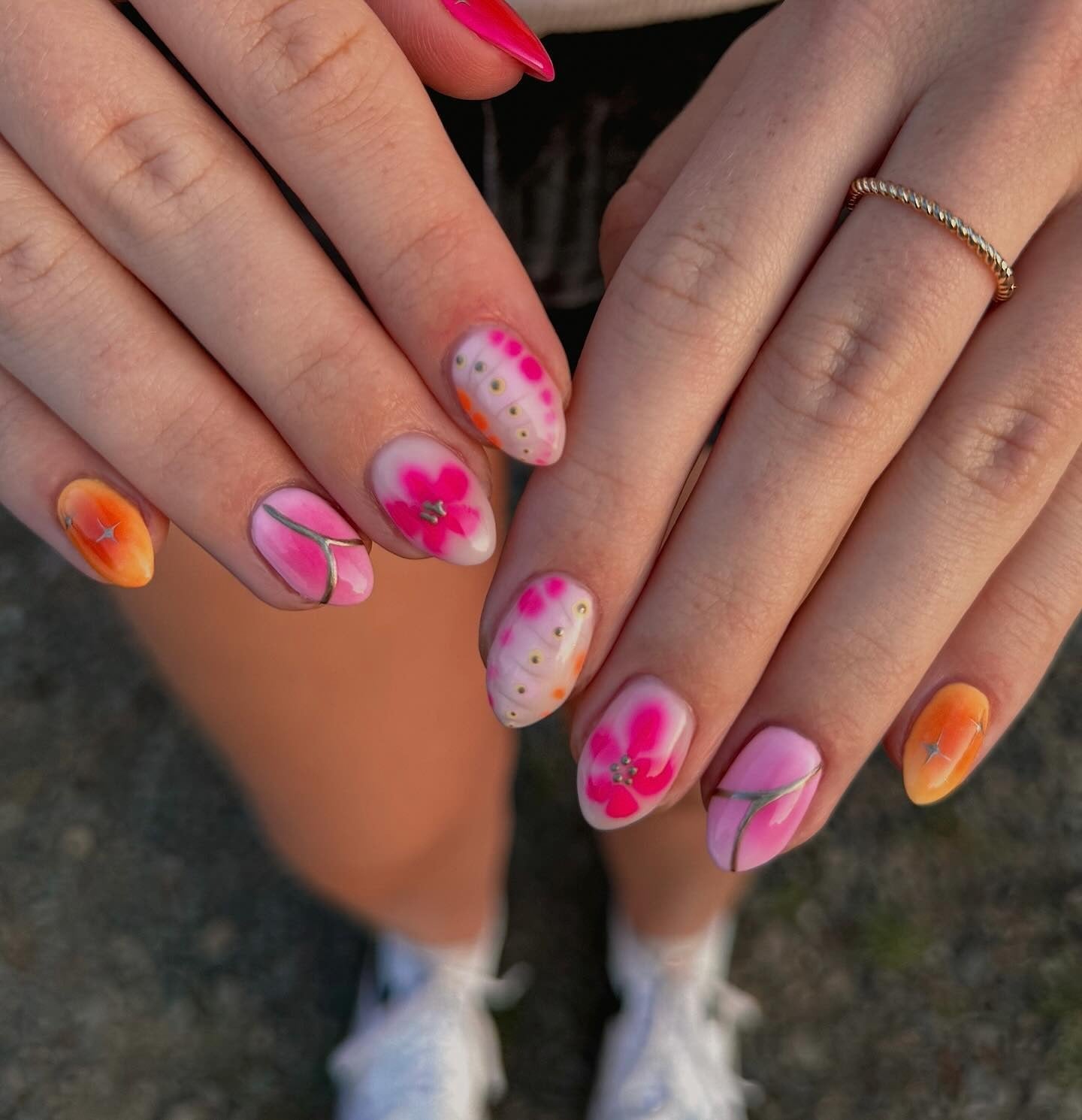 15 Chic Bright Summer Nail Ideas