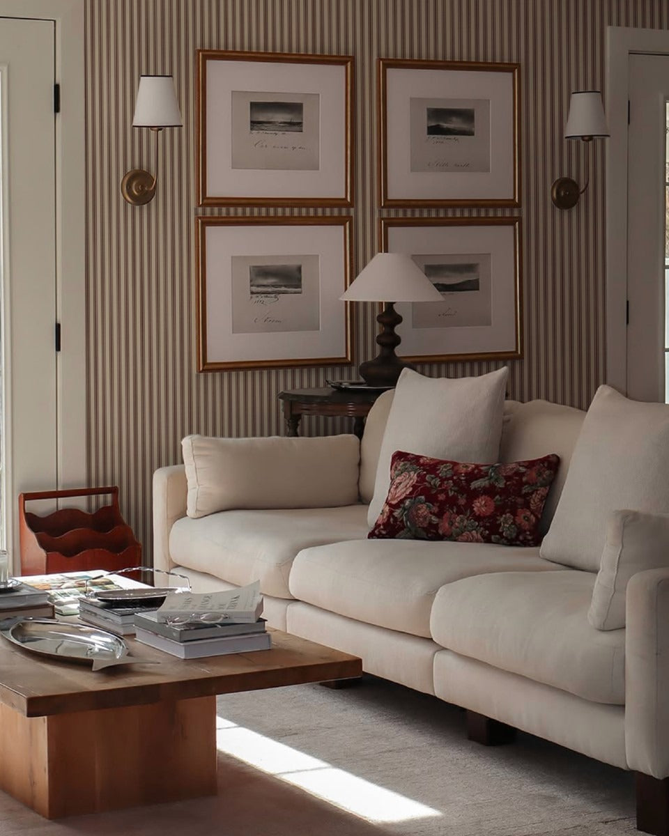 Billboard Frame Color 15 Elegant Living Room Wallpaper Ideas - Mockup Hunt