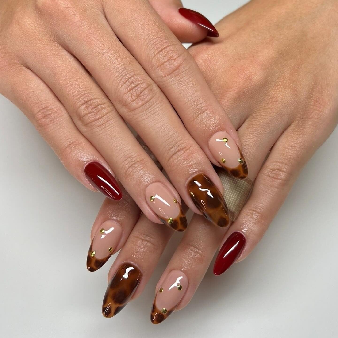 15 Chic Fall Almond Nail Ideas
