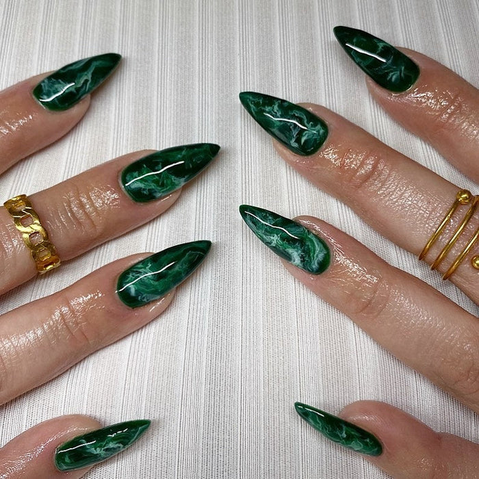 15 Must-Try Stiletto Nail Ideas for 2025