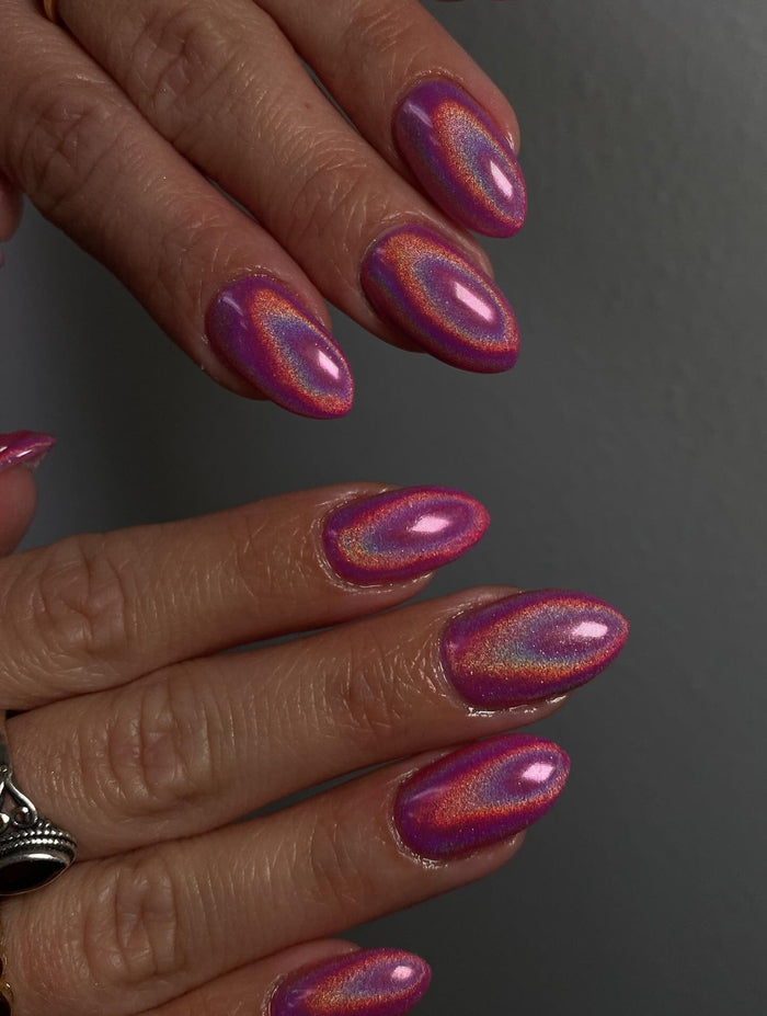 15 Stunning Holographic Nail Ideas to Try
