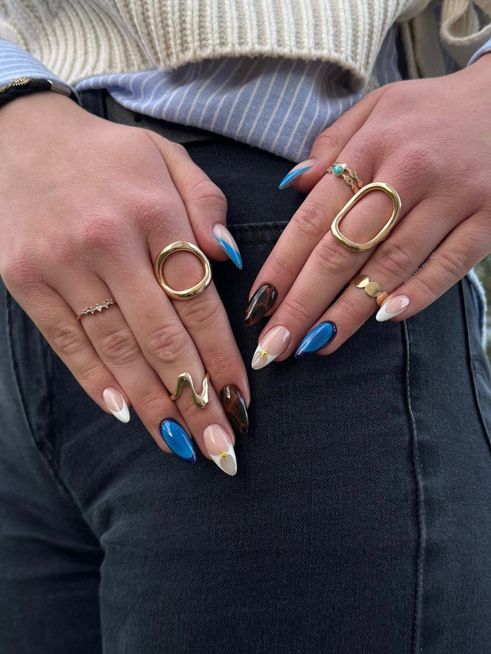 15 Chic Edgy Almond Nail Ideas