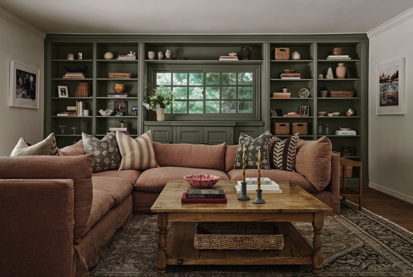 15 Elegant Brown And Green Living Room Makeover Ideas