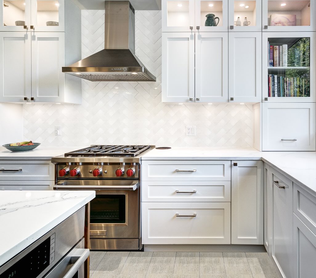 21 White Backsplash Ideas for Kitchen That Feel Instantly Brighter ...