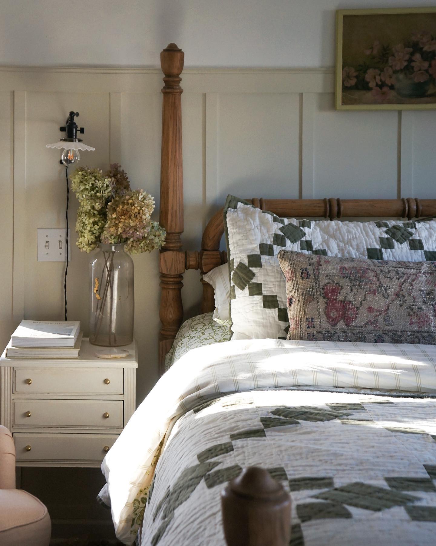 31 Charming Cottage Bedroom Ideas for Instant Warmth