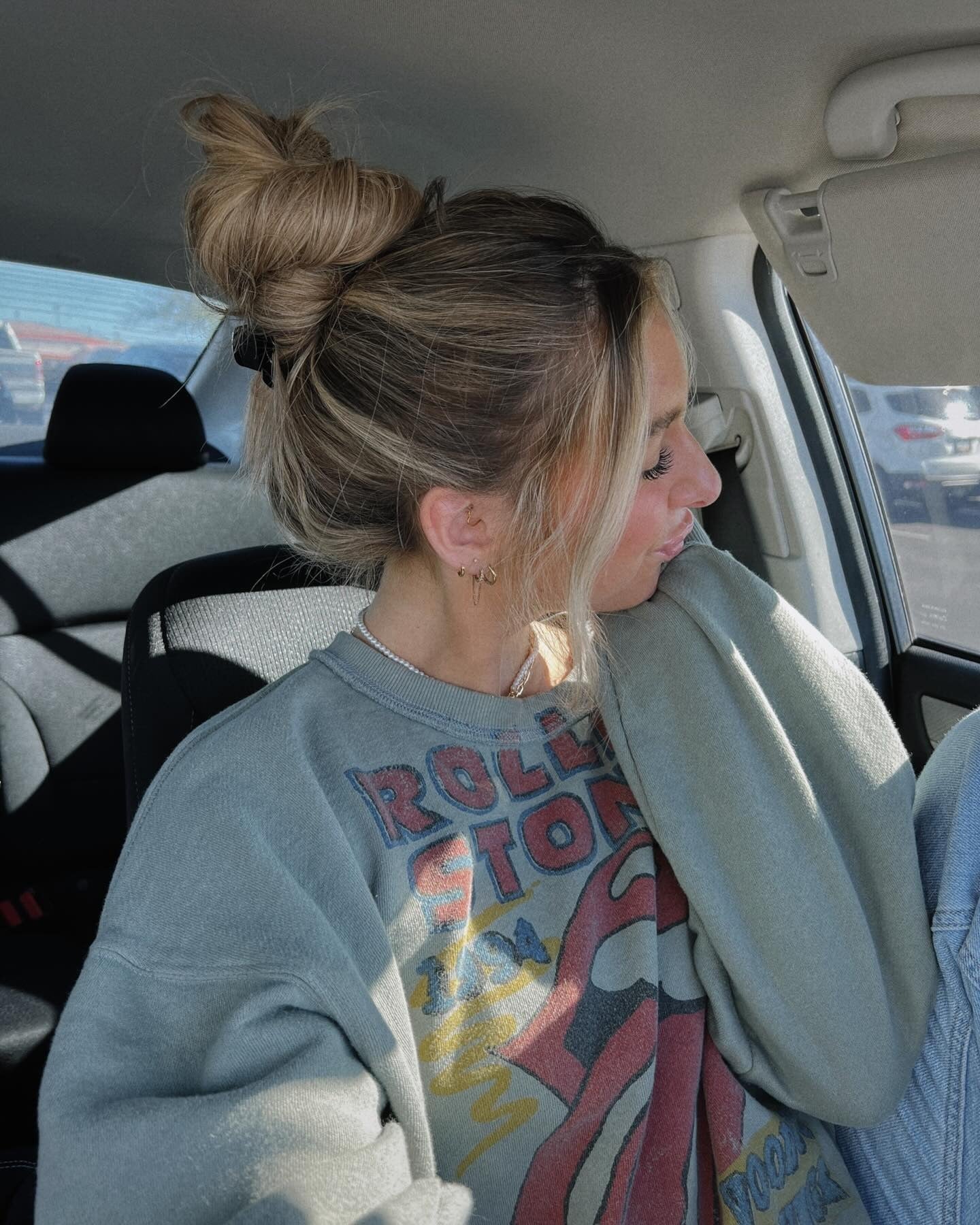14 Easy Top Knot Hairstyles That Feel Luxe