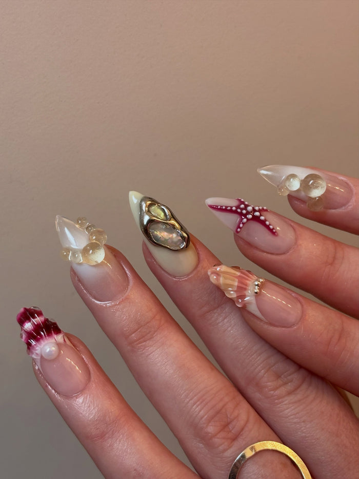 15 Elegant Shell Nail Ideas