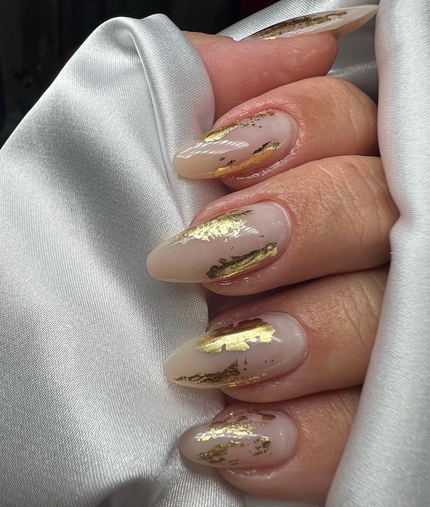 15 Foil Nail Ideas That Feel Ultra Chic