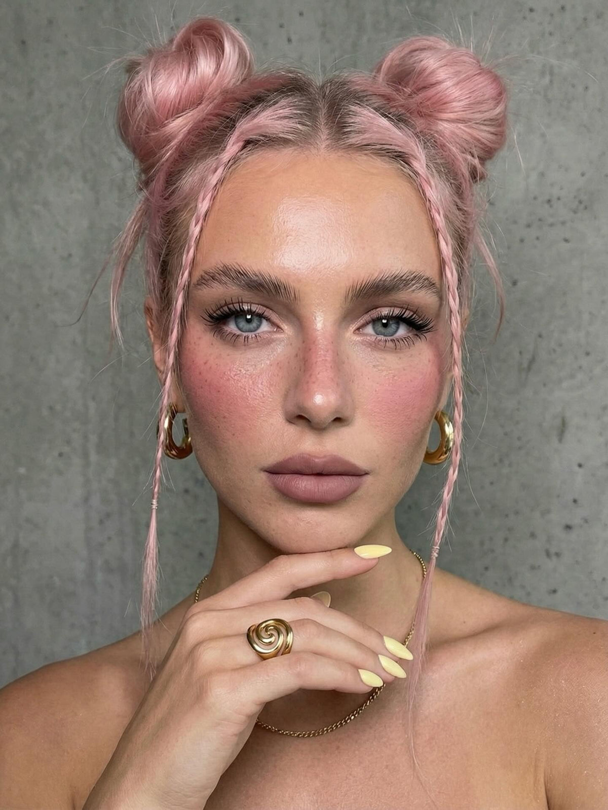 15 Modern Space Buns Hairstyles Ideas