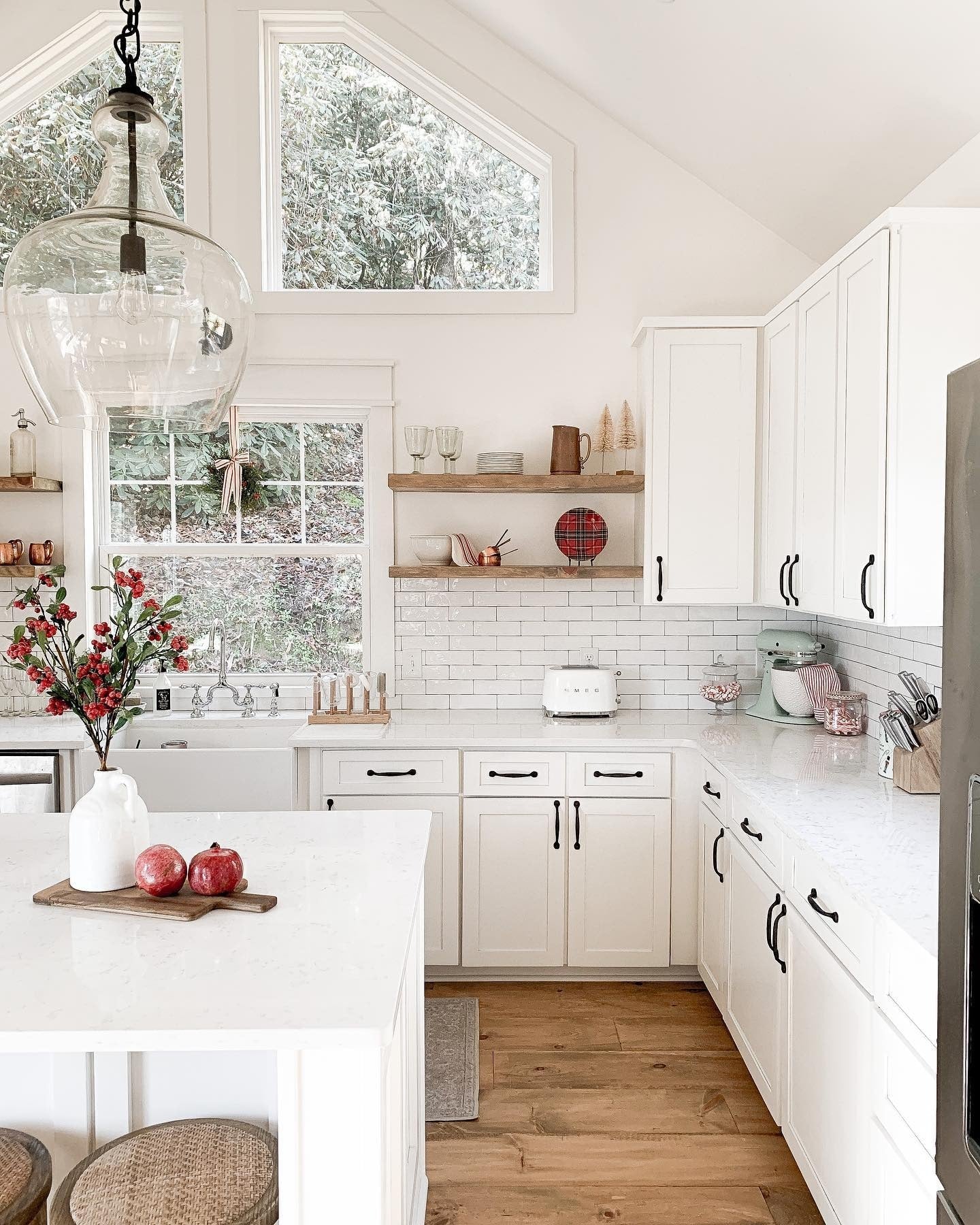15 Elegant All White Kitchen Ideas