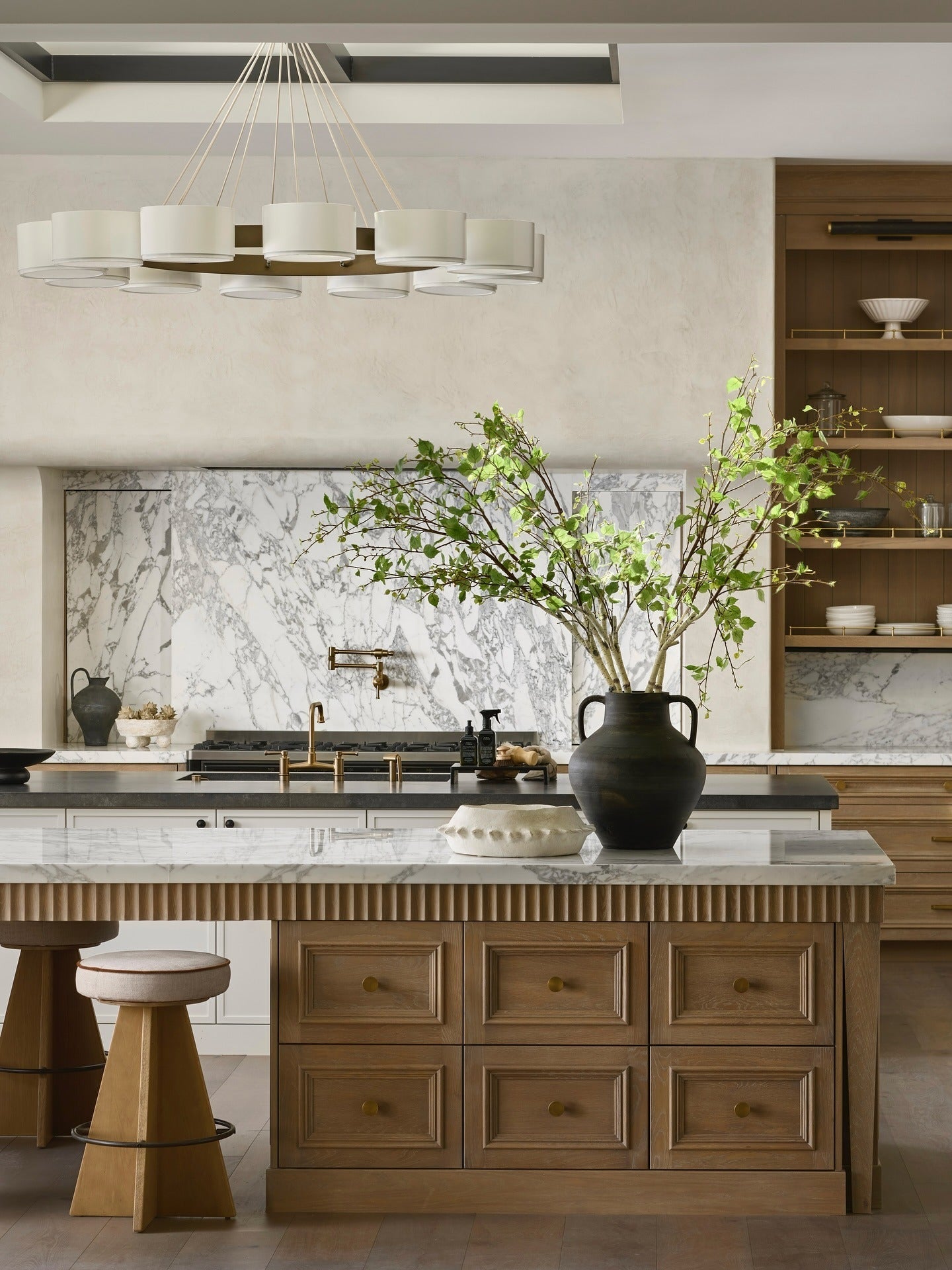 15 Smart Large Kitchen Ideas for Modern Homes
