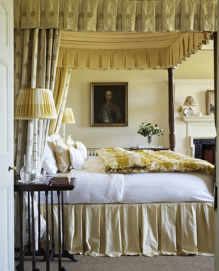 18 Traditional Bedroom Ideas for Classic Charm