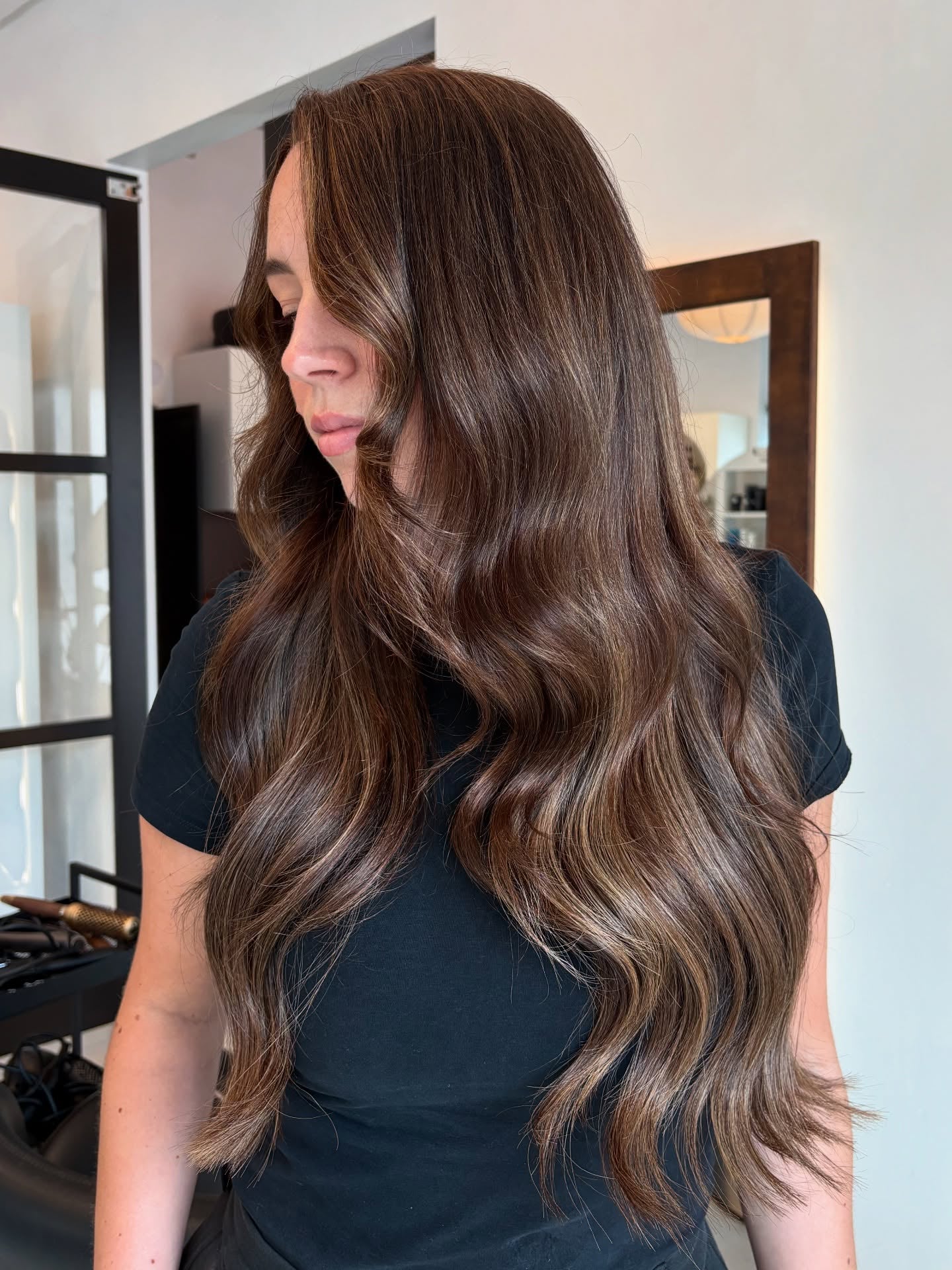 22 Brown Hair with Highlights Looks That Elevate Your Style